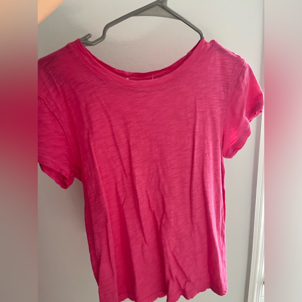 Altrd state- pink slightly cropped tee, size xs